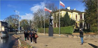 pomnik Piłsudskiego konsultacje społeczne