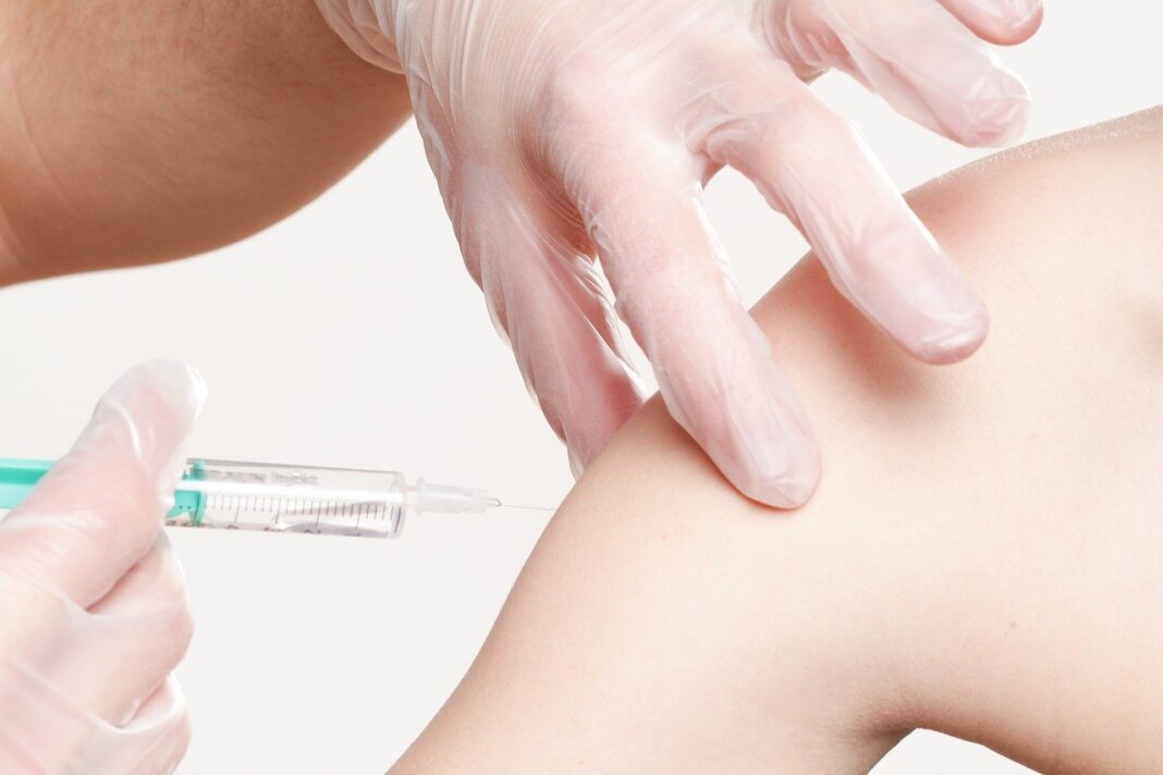 300 szczepionek przeciw COVID-19 trafiło do szpitala na Pomorzanach