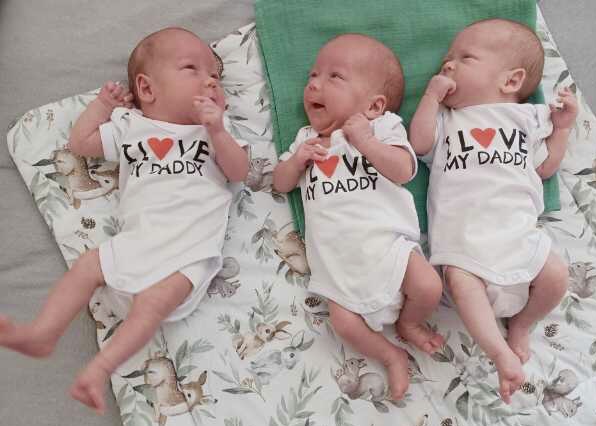 narodziny trojaczków